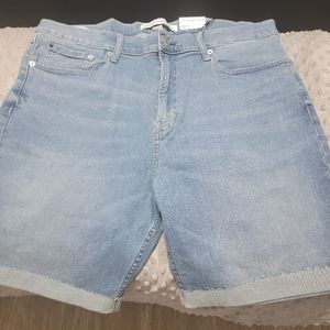 Brand New With Tags Mens Size 36 Calvin Klein Straight Shorts.